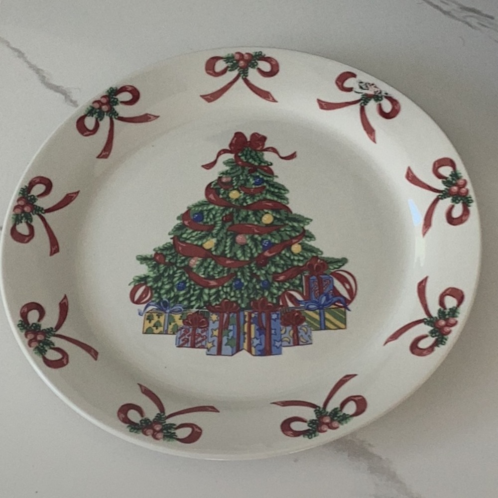 Gibson Christmas plate